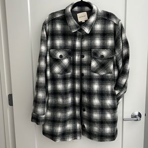 Lightly worn. Mens (unisex) thread and supply size XL coat
